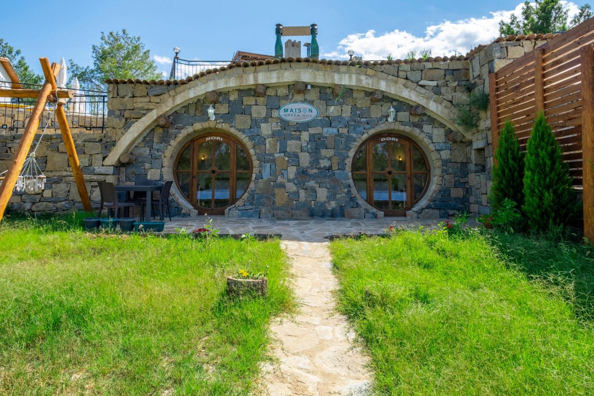 Maison Green Hill Hobbit Villas & Boutique Hotel Antalia Esterno foto
